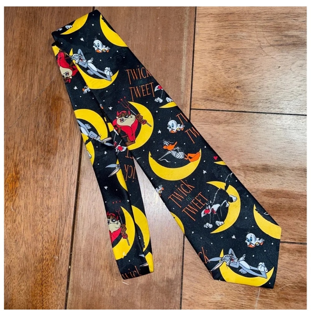 Halloween Looney Tunes black tie